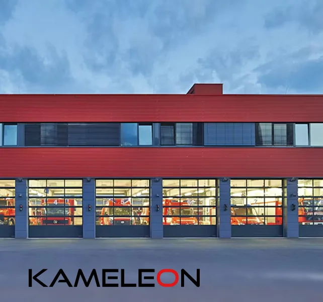 aliuminievye-vorota-s-stalnoi-paneliu