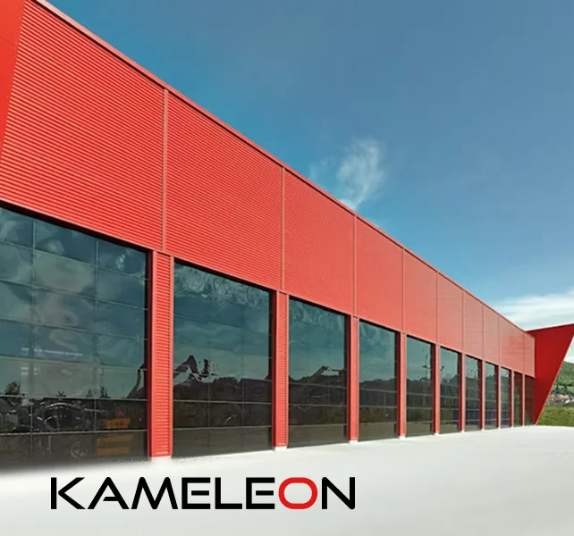 aliuminievye-sektsionnye-vorota-dlia-ekskliuzivnoi-arkhitektury